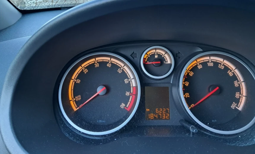 Opel Corsa 2012 Gasoline Manual Image 2