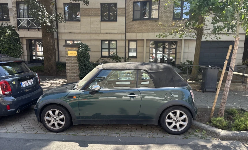 MINI One Cabrio 2007 Gasoline Manual Image 4
