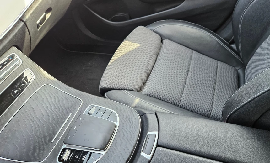 Mercedes-Benz E 200 2021 Gasoline Automatic Image 1