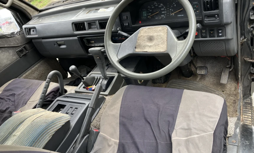 Mitsubishi Delica 1991 Diesel Automatic Image 18