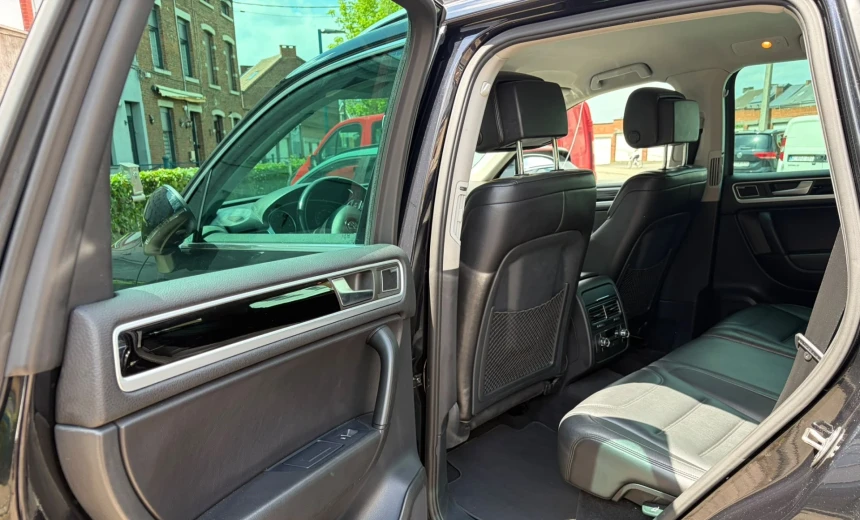 Volkswagen Touareg 2012 Diesel Automatic Image 6