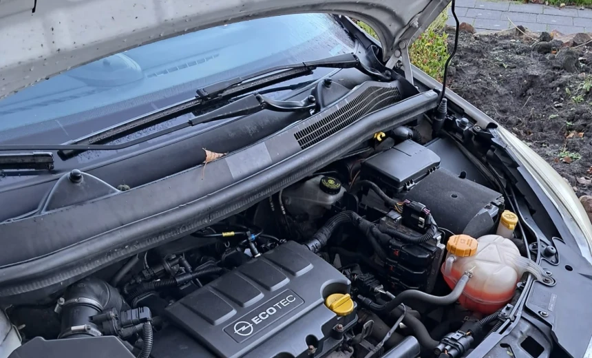 Opel Corsa 2012 Gasoline Manual Image 3