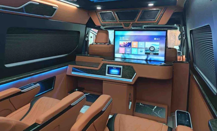 Toyota Hiace 2022 Gasoline Automatic Image 7