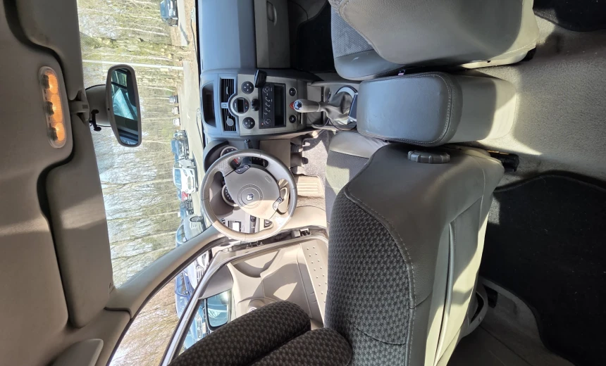 Renault Megane 2005 Gasoline Manual Image 0