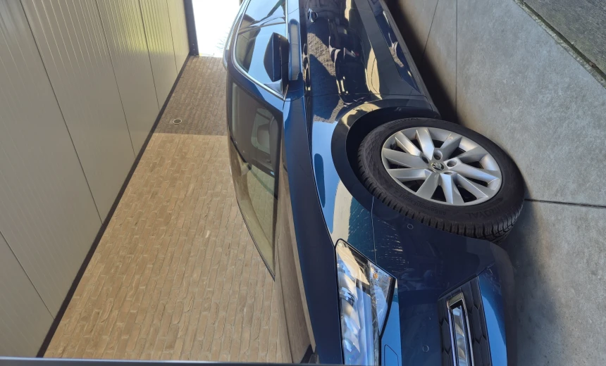 Skoda Superb 2019 Gasoline Automatic Image 1