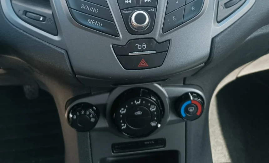 Ford Fiesta 2016 Gasoline Manual Image 5
