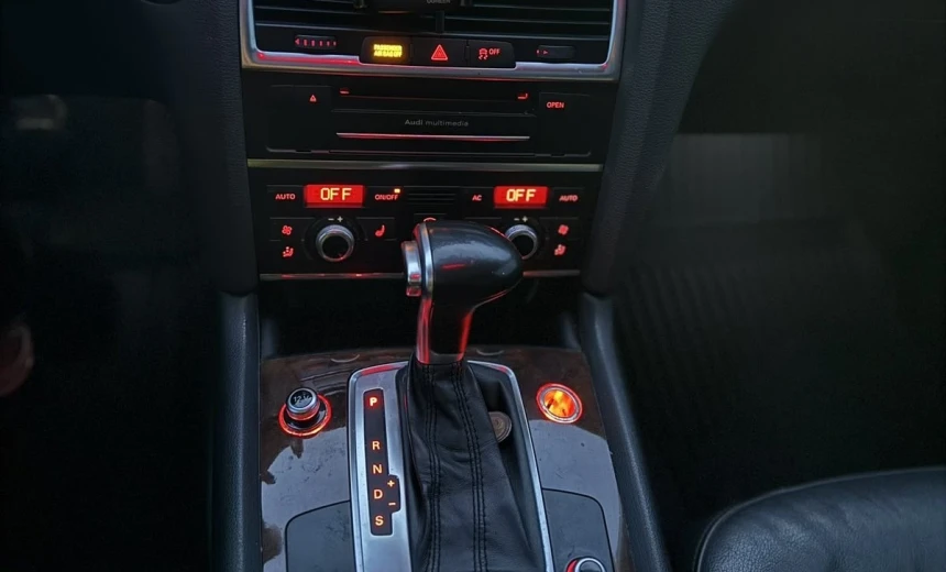 Audi Q7 2012 Gasoline Automatic Image 7