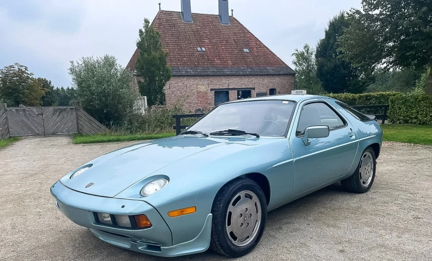 Porsche 928 1982 Gasoline Automatic Image 0