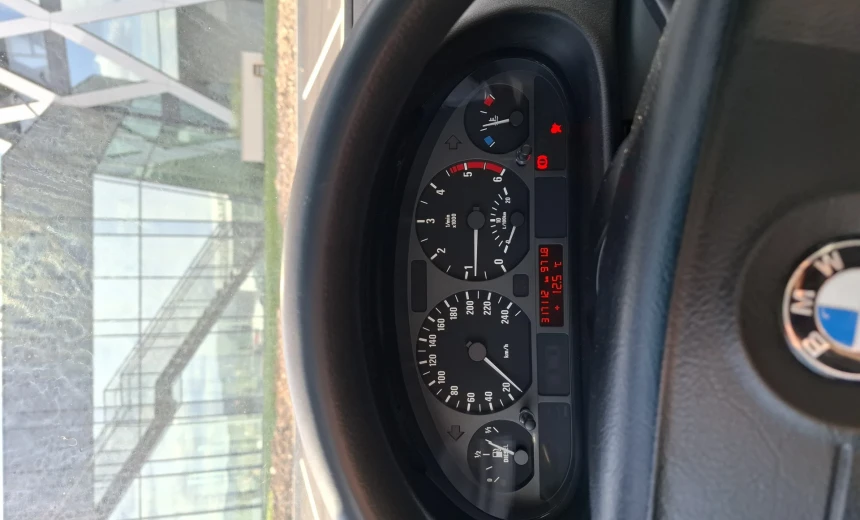 BMW 320 2000 Diesel Manual Image 3