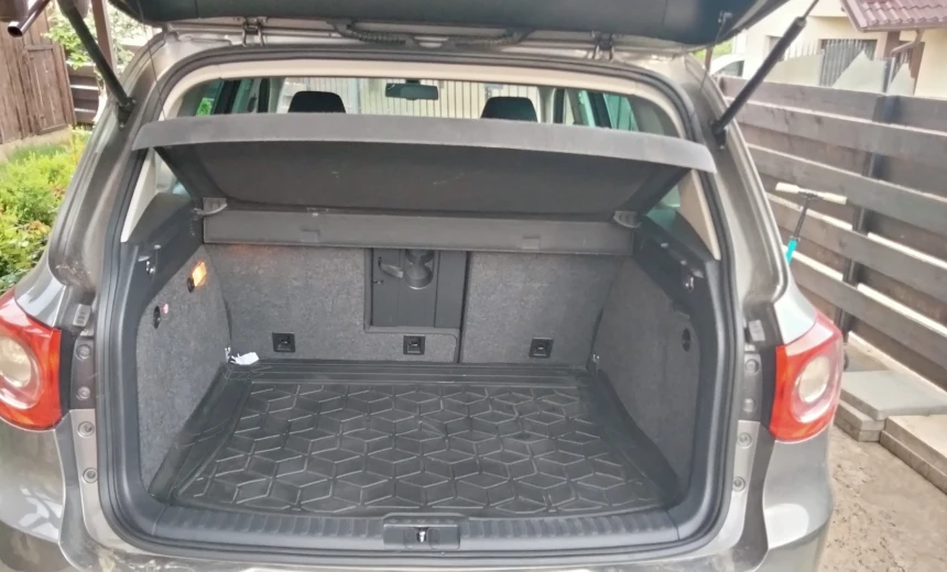 Volkswagen Tiguan 2009 Gasoline Manual Image 2
