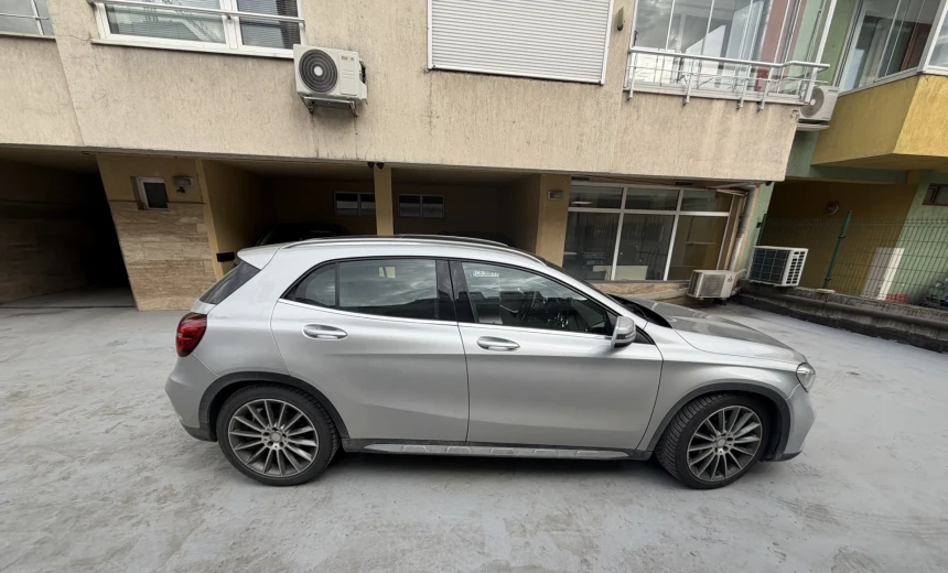 Mercedes-Benz GLA 200 2017 Diesel Automatic Image 1