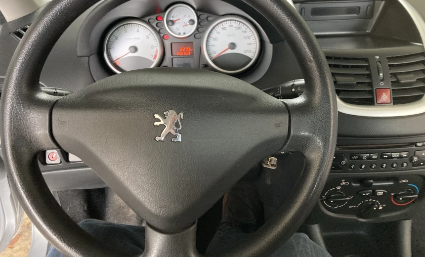 Peugeot 206 2011 Gasoline Manual Image 7