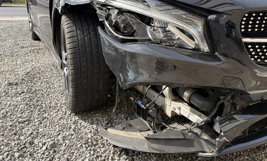 Mercedes-Benz CLA 180 2018 Gasoline Manual Image 2