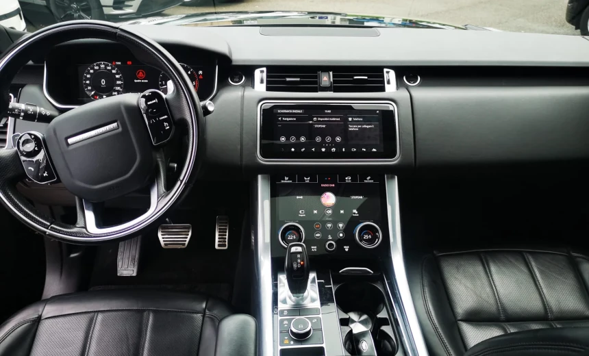 Land Rover Range Rover Sport 2021 Hybrid Electric/Diesel Automatic Image 12