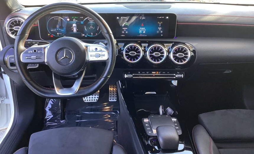 Mercedes-Benz CLA 200 2020 Gasoline Automatic Image 1