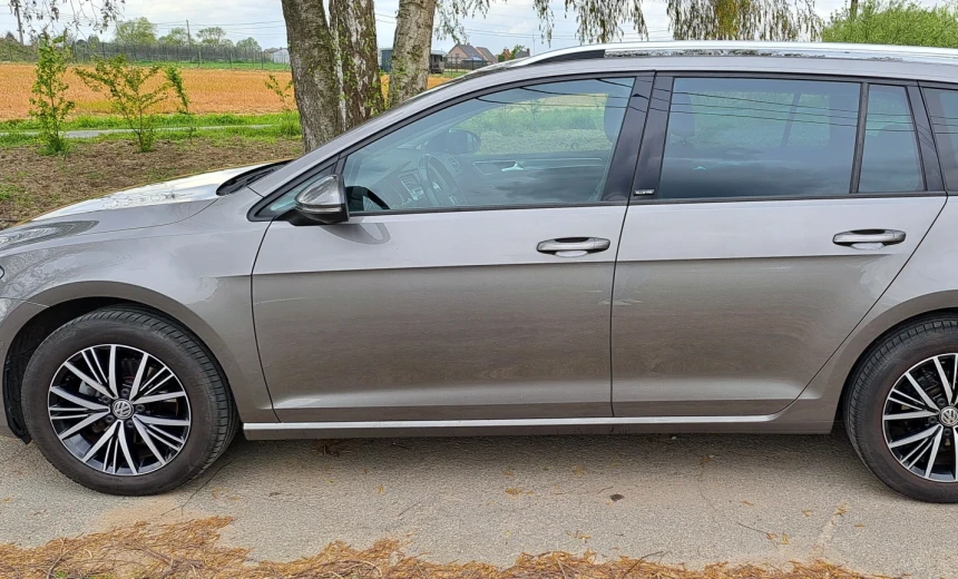 Volkswagen Golf Variant 2017 Gasoline Manual Image 4