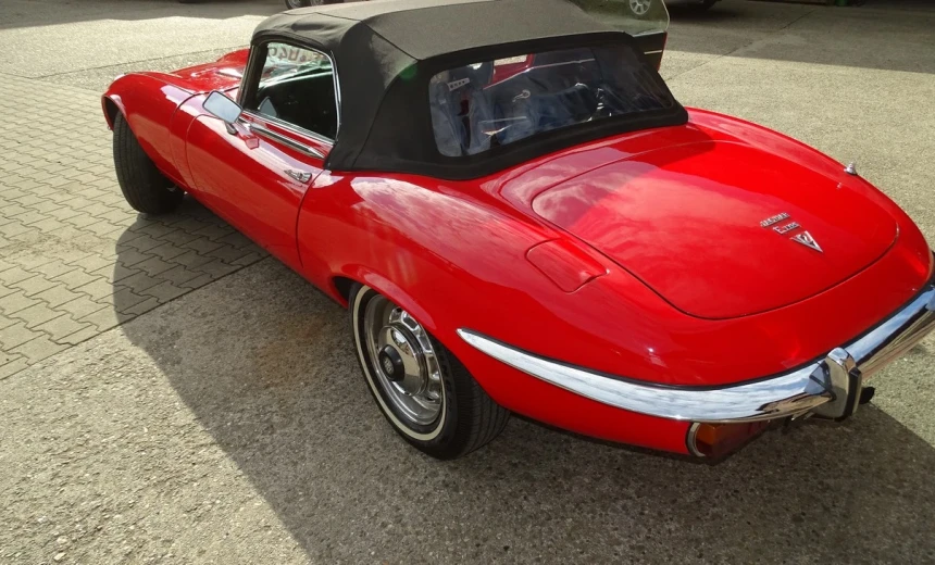 Jaguar E-Type 1973 Gasoline Manual Image 5