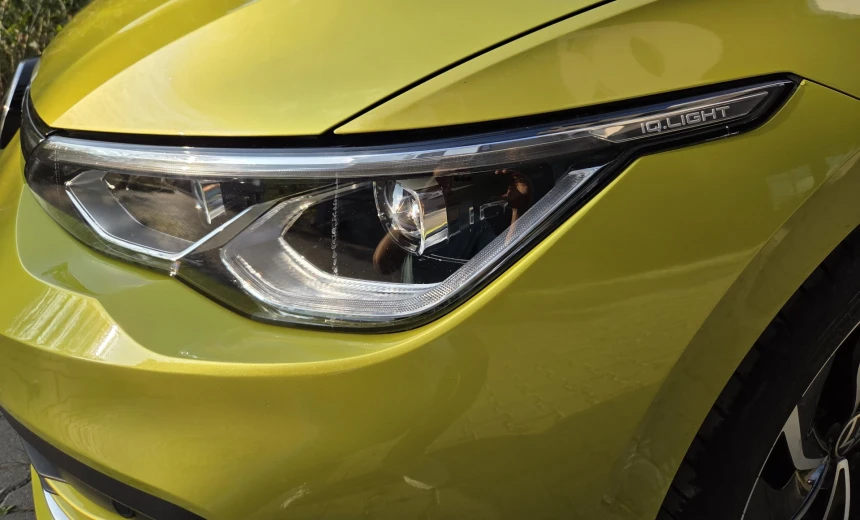 Volkswagen Golf 2020 Gasoline Automatic Image 1