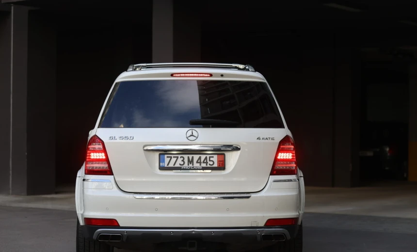 Mercedes-Benz GL 450 2012 Gasoline Automatic Image 4