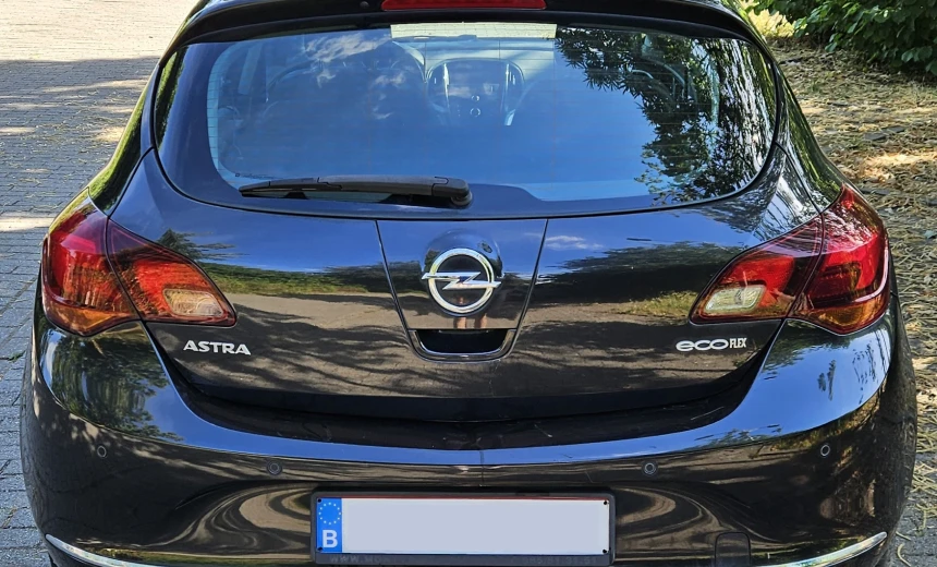 Opel Astra 2013 Diesel Manual Image 5