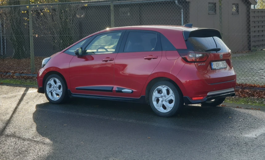 Honda Jazz 2022 Hybrid Electric/Gasoline Automatic Image 4