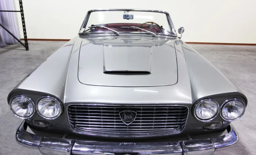 Lancia Flaminia 1961 Gasoline Manual Image 1