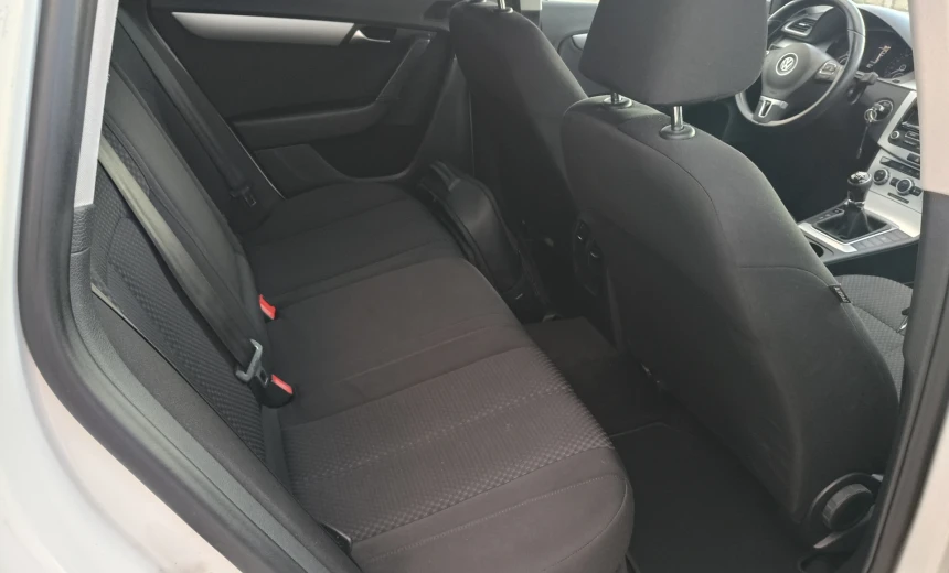 Volkswagen Passat Variant 2014 Diesel Manual Image 6