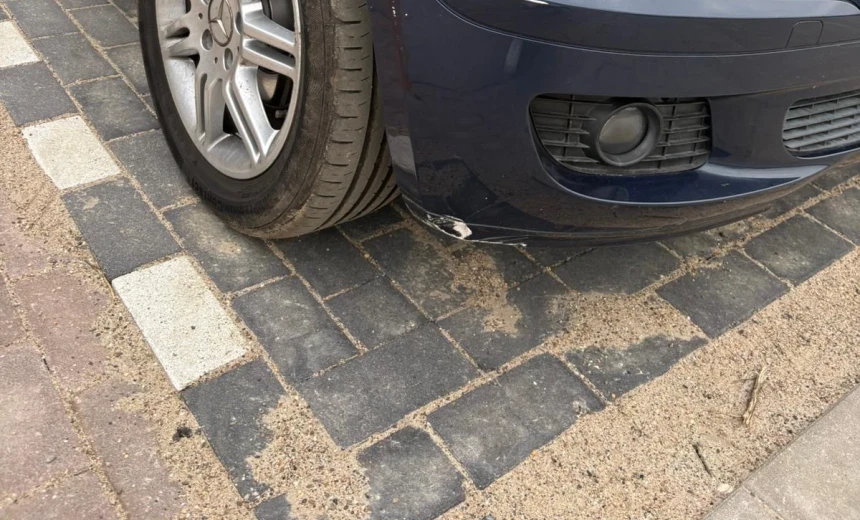 Mercedes-Benz A 150 2004 Gasoline Manual Image 4