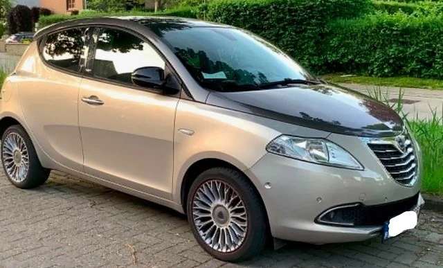Lancia Ypsilon 2013 Gasoline Automatic Image 3