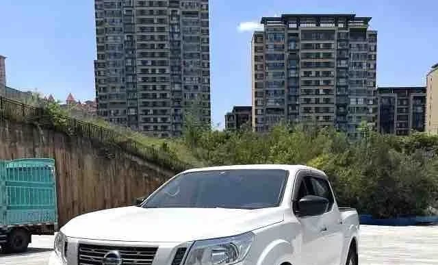 Nissan Navara 2022 Gasoline Manual Image 8