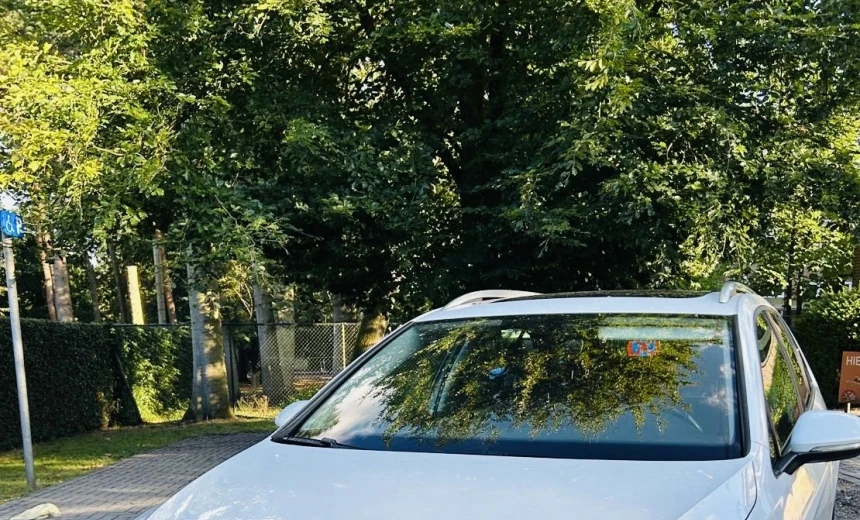 Volkswagen Golf Variant 2019 CNG Manual Image 5