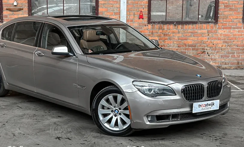 BMW 750 2010 Gasoline Automatic Image 1