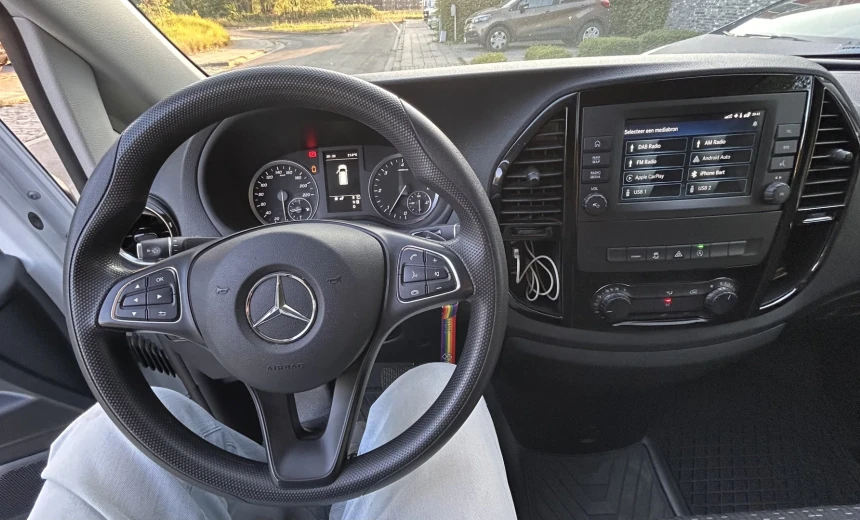 Mercedes-Benz Vito 2022 Diesel Automatic Image 11