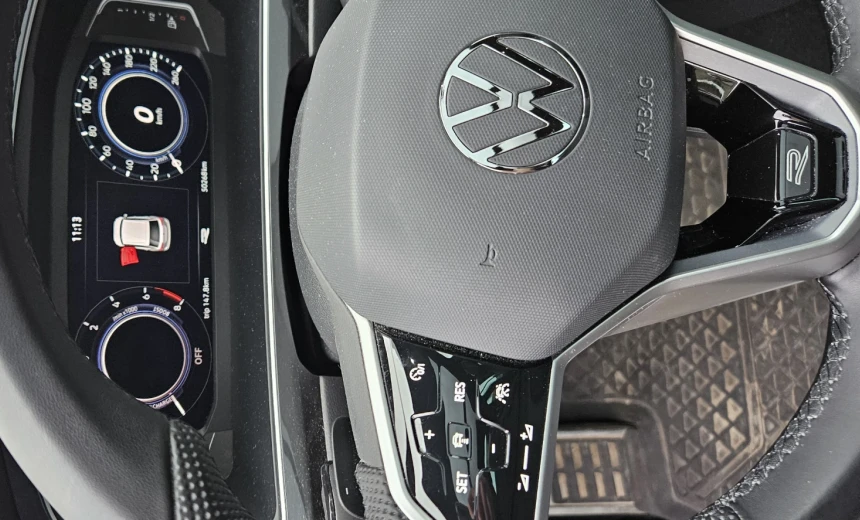 Volkswagen Tiguan 2022 Hybrid Electric/Gasoline Automatic Image 3