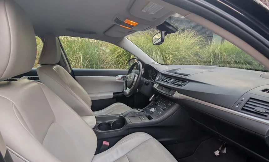 Lexus CT 200h 2011 Hybrid Electric/Gasoline Automatic Image 1