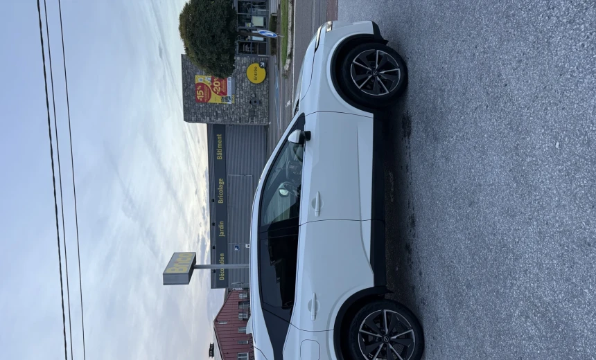 Nissan Qashqai 2023 Hybrid Electric/Gasoline Manual Image 2