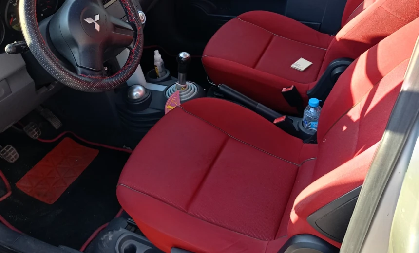 Mitsubishi Colt 2005 Gasoline Manual Image 2