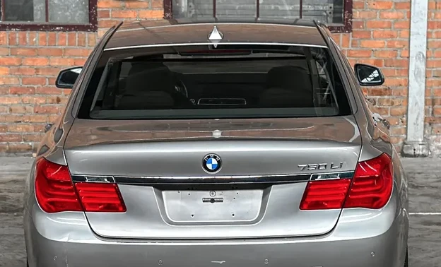 BMW 750 2010 Gasoline Automatic Image 2