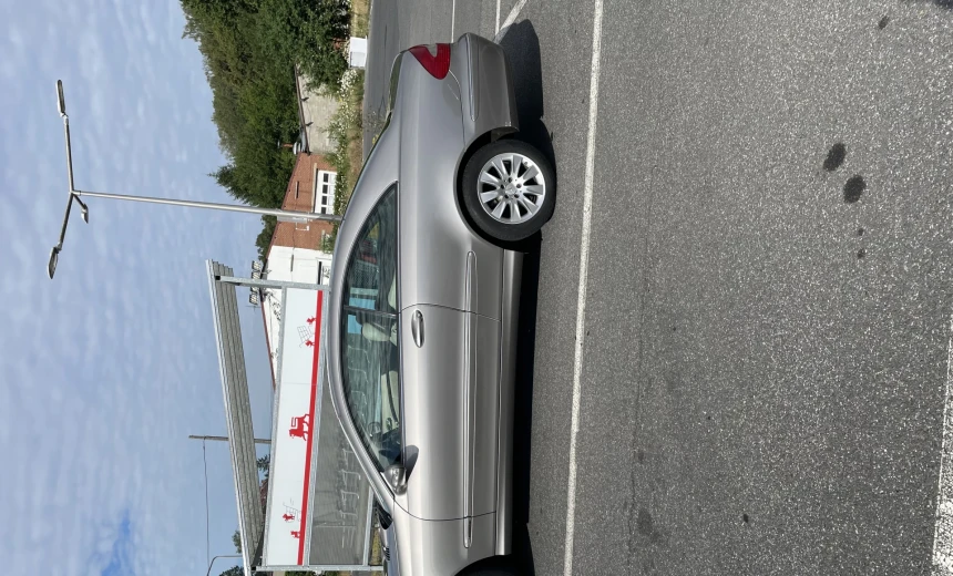 Mercedes-Benz CLK 220 2005 Diesel Automatic Image 0