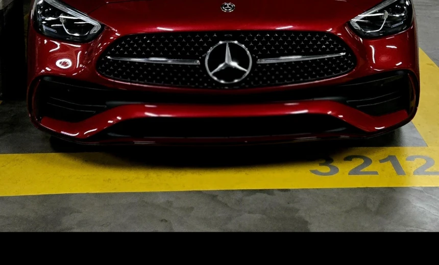 Mercedes-Benz C 180 2022 Gasoline Automatic Image 2