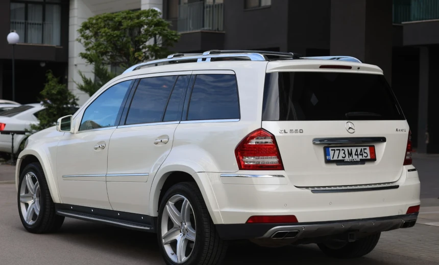 Mercedes-Benz GL 450 2012 Gasoline Automatic Image 3