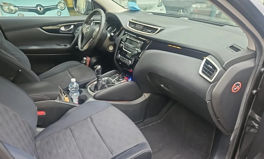 Nissan Qashqai 2015 Diesel Manual Image 3