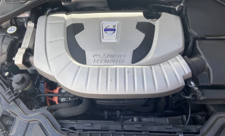 Volvo V60 2015 Hybrid Electric/Diesel Automatic Image 18