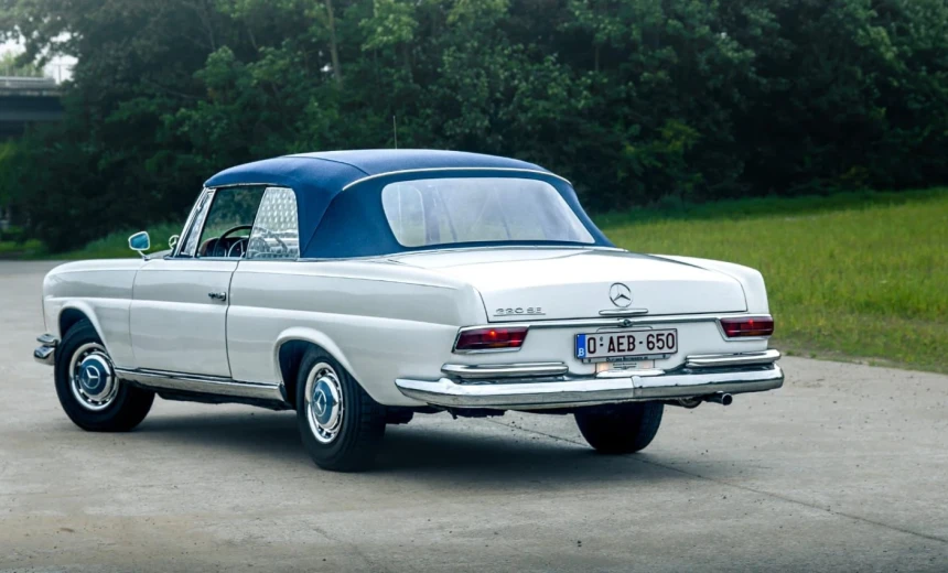 Mercedes-Benz 220 1962 Gasoline Manual Image 1