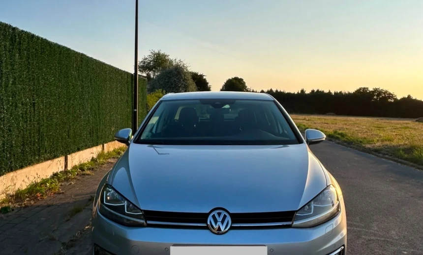 Volkswagen Golf 2018 Gasoline Automatic Image 3