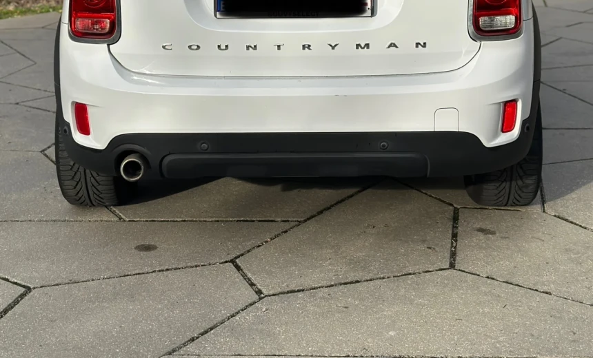 MINI Cooper Countryman 2018 Hybrid Electric/Gasoline Automatic Image 3