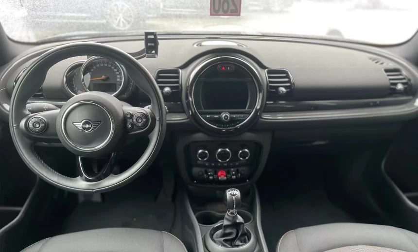 MINI Cooper Clubman 2019 Gasoline Manual Image 2