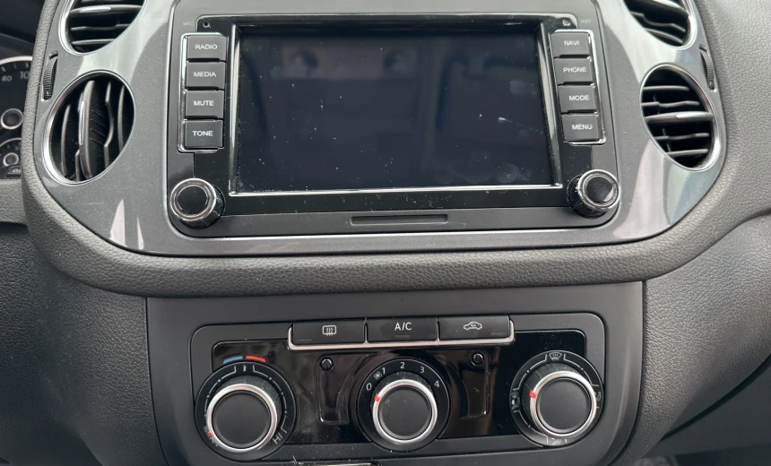 Volkswagen Tiguan 2016 Gasoline Automatic Image 5