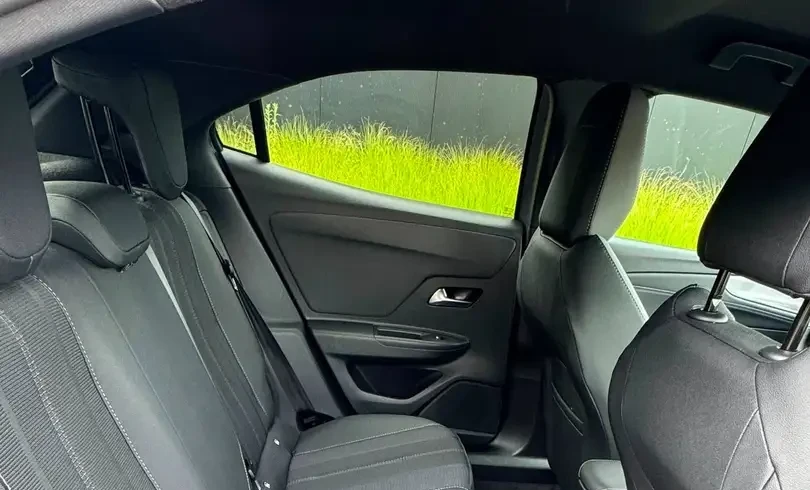 Opel Mokka 2025 Hybrid Electric/Gasoline Automatic Image 2