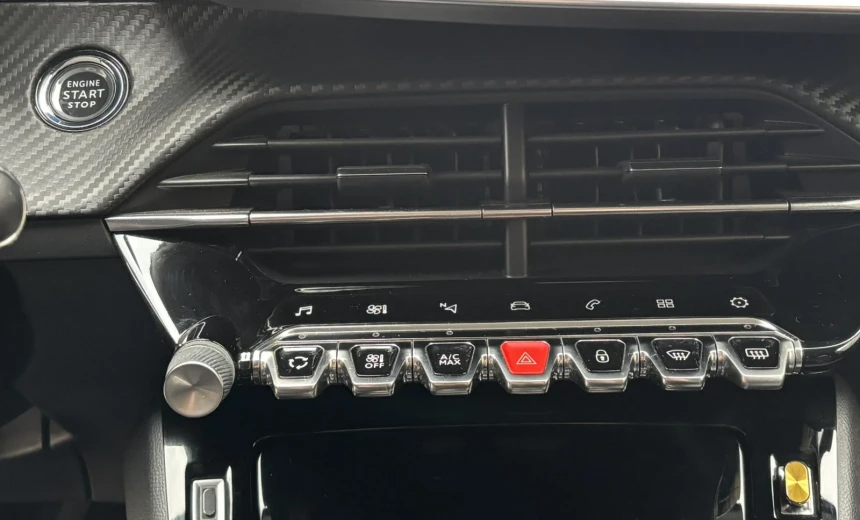 Peugeot 208 2019 Gasoline Manual Image 8